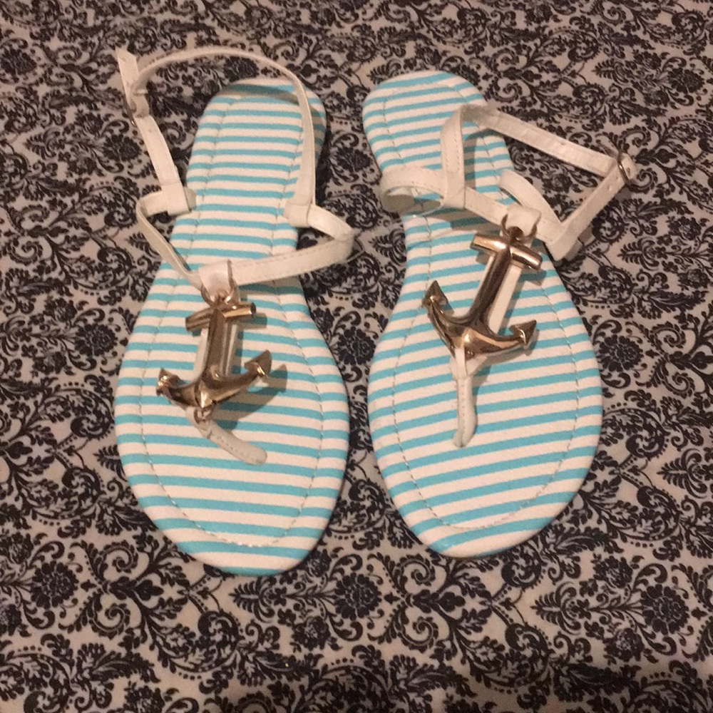 Sandals anchor details